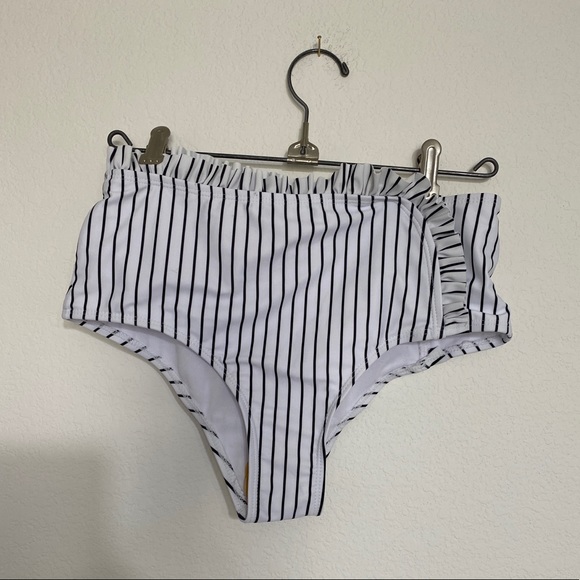 NWOT swing top and ruffle bottom tankini/bikini - Picture 11 of 13